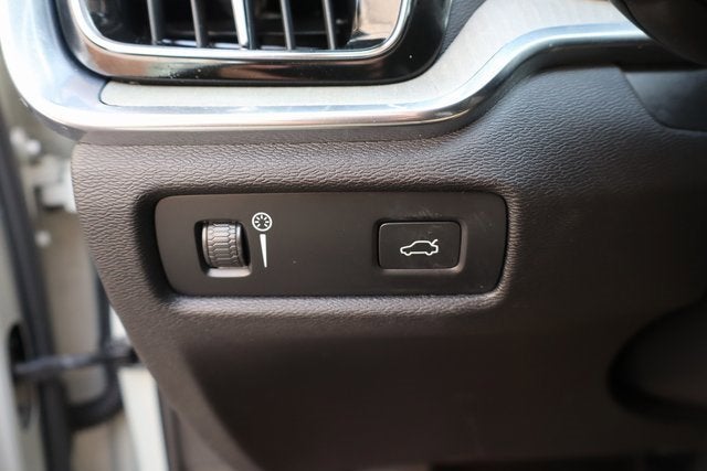 2021 Volvo V60 Cross Country T5