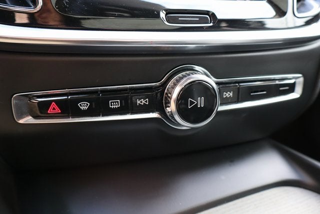 2021 Volvo V60 Cross Country T5