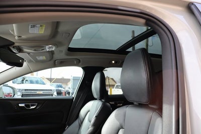 2021 Volvo V60 Cross Country T5