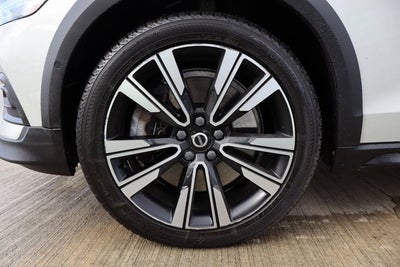 2021 Volvo V60 Cross Country T5