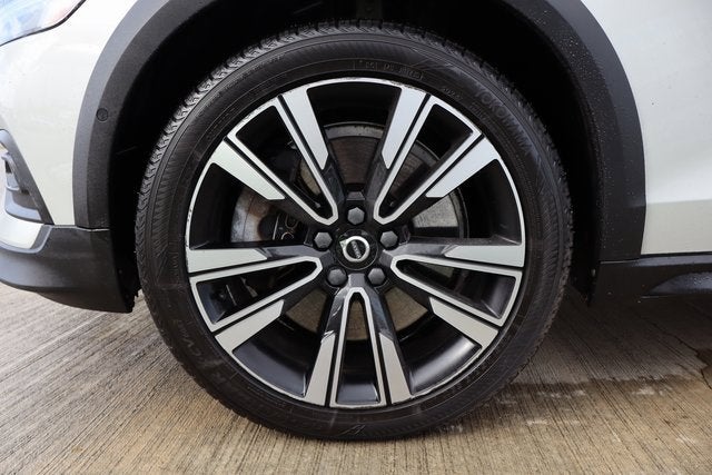2021 Volvo V60 Cross Country T5