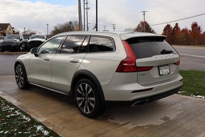 2021 Volvo V60 Cross Country T5