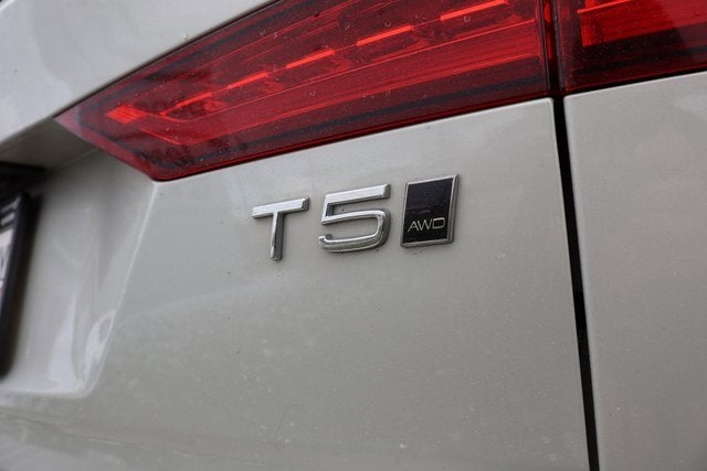 2021 Volvo V60 Cross Country T5