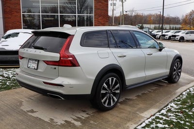 2021 Volvo V60 Cross Country T5
