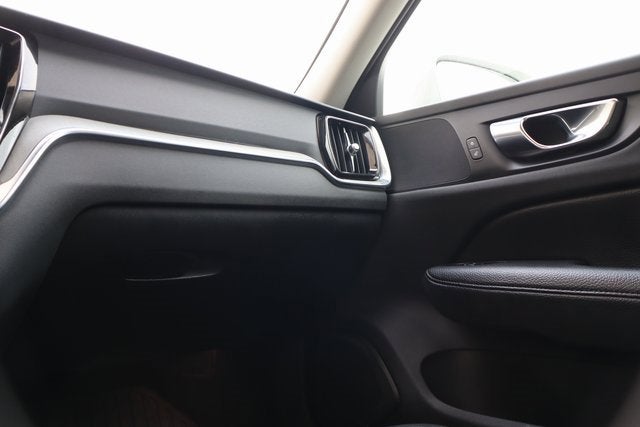 2021 Volvo V60 Cross Country T5