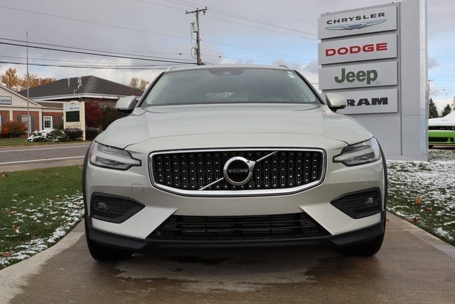 2021 Volvo V60 Cross Country T5