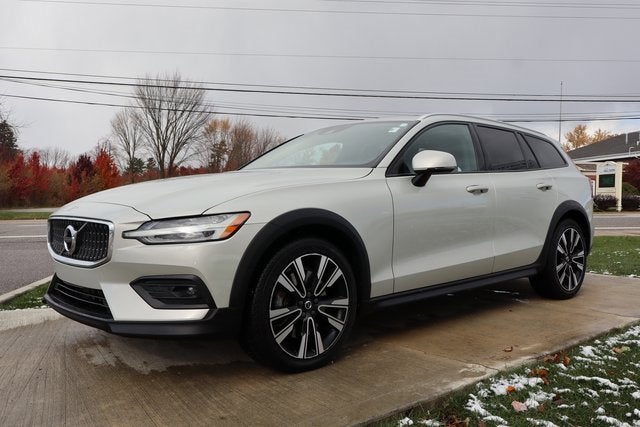 2021 Volvo V60 Cross Country T5