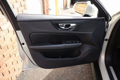 2021 Volvo V60 Cross Country T5