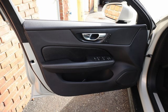 2021 Volvo V60 Cross Country T5