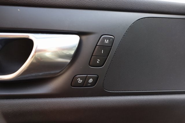 2021 Volvo V60 Cross Country T5